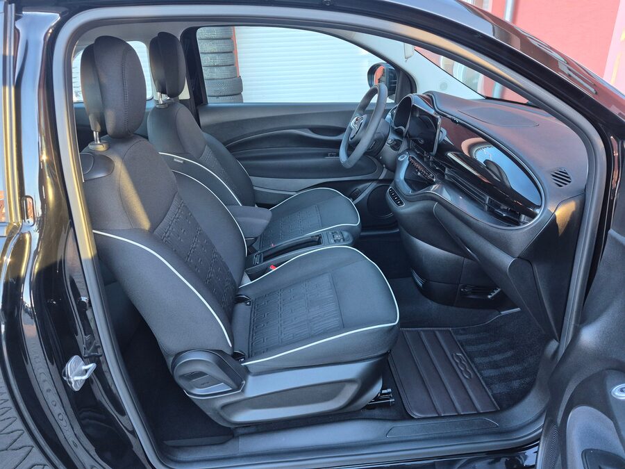 Fiat 500E Icon 87 kW 42 kWh – fotografie 14 z 24