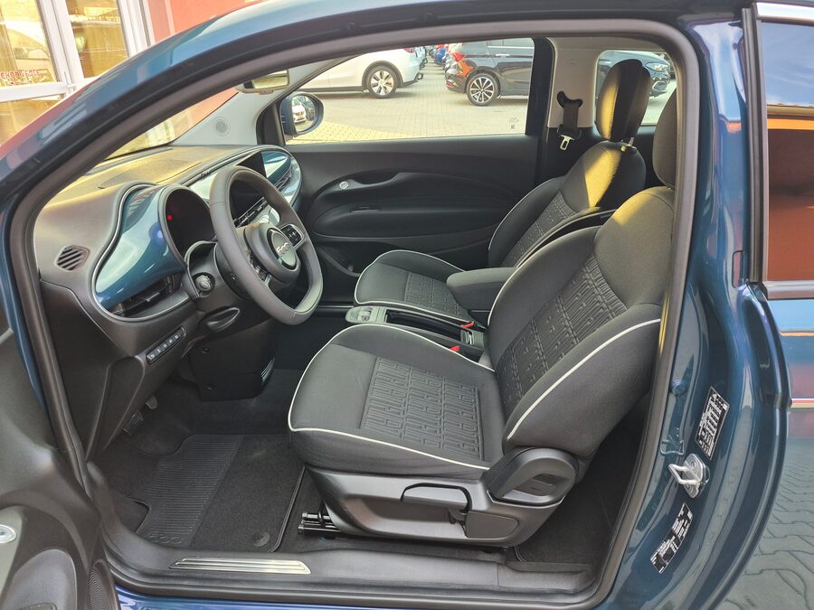 Fiat 500E 87 kW 42 kWh Drive – fotografie 11 z 23