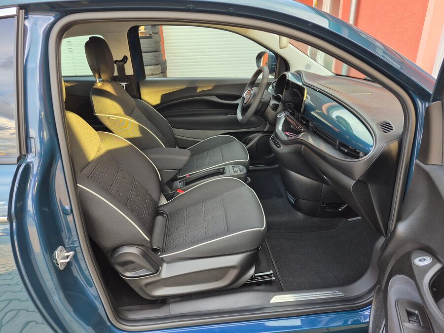Fiat 500E 87 kW 42 kWh Drive – fotografie 13 z 23