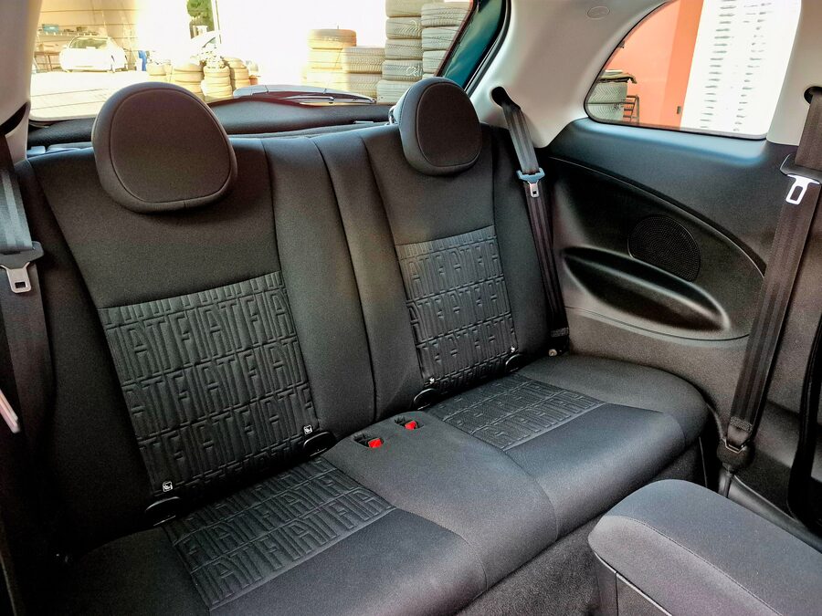 Fiat 500E 87 kW 42 kWh Drive – fotografie 16 z 23