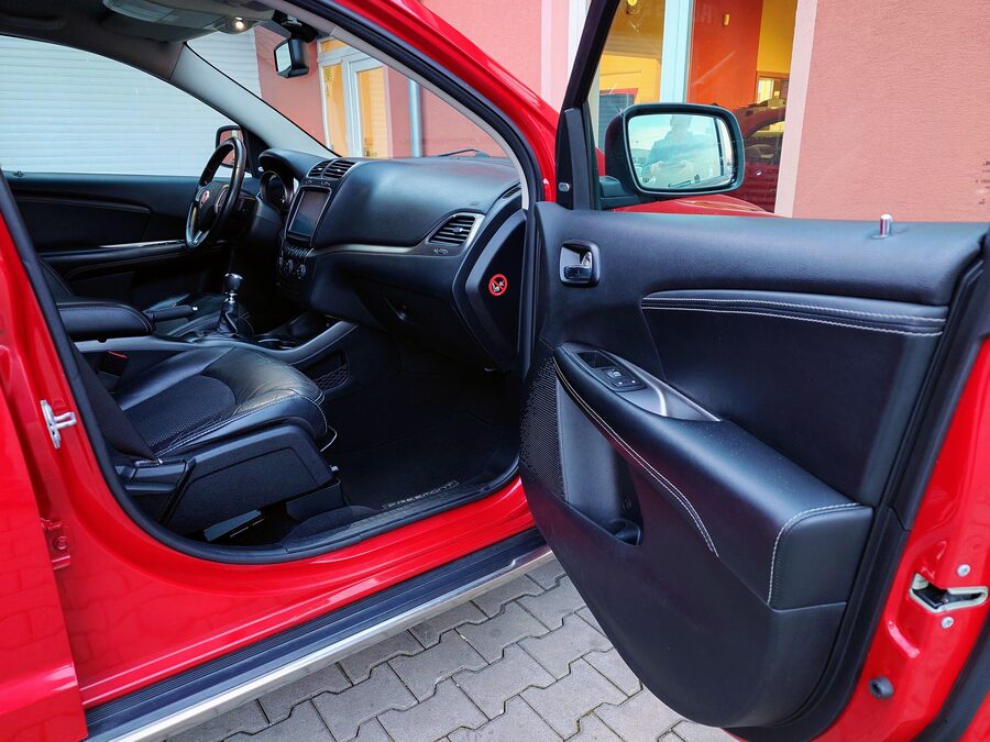 Fiat Freemont 2.0 Multijet 125 kW Cross – fotografie 14 z 27