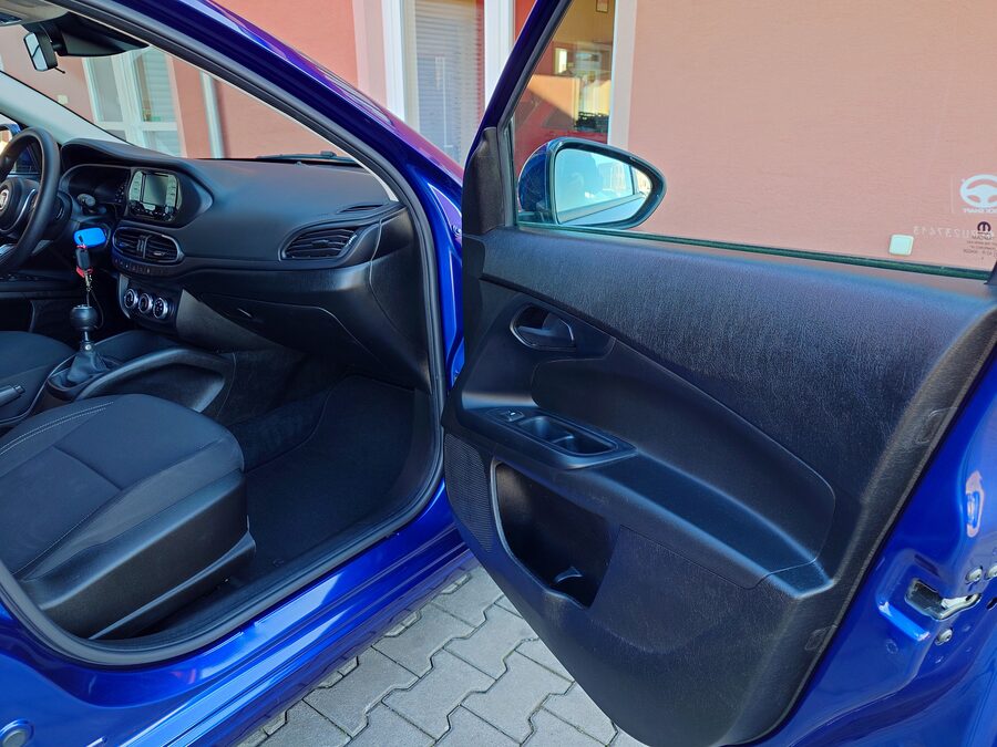 Fiat Tipo 1.6 M-Jet 96 kW – fotografie 14 z 26