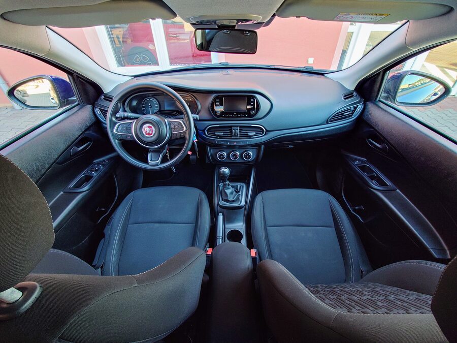Fiat Tipo 1.6 M-Jet 96 kW – fotografie 19 z 26