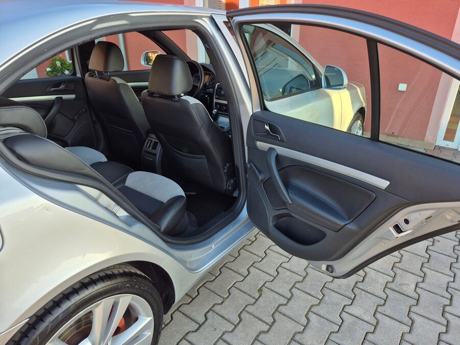 Škoda Octavia 2.0 TDi 125 kW RS – fotografie 16 z 24
