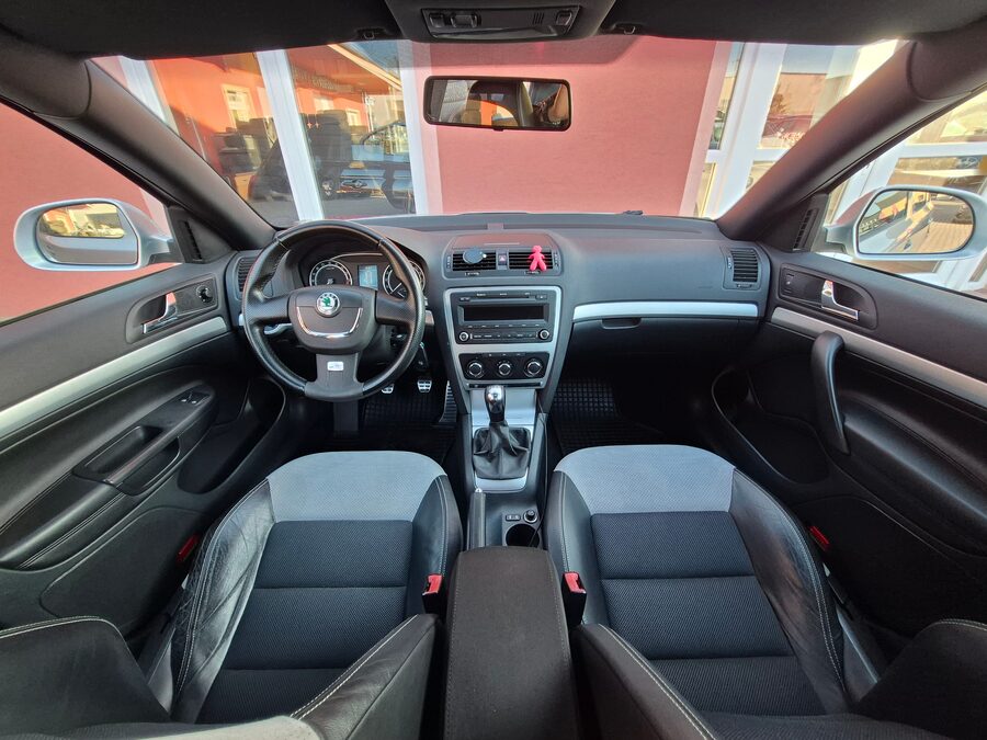 Škoda Octavia 2.0 TDi 125 kW RS – fotografie 19 z 24