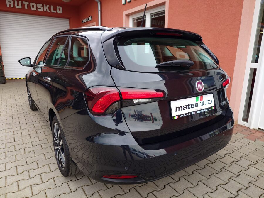 Fiat Tipo 1.6 JTDM Lounge 88 kW – fotografie 3 z 26