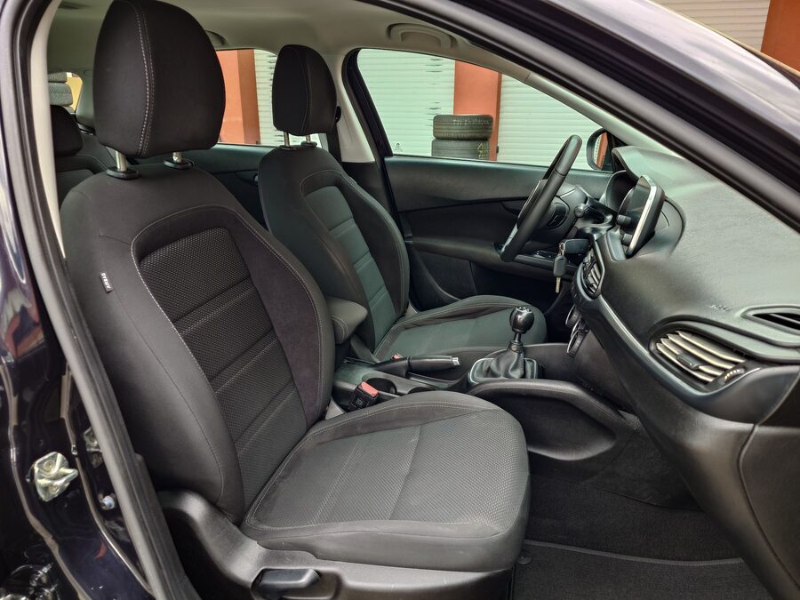 Fiat Tipo 1.6 JTDM Lounge 88 kW – fotografie 13 z 26