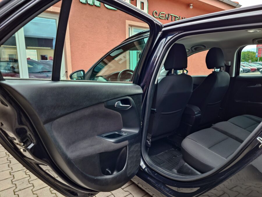 Fiat Tipo 1.6 JTDM Lounge 88 kW – fotografie 16 z 26