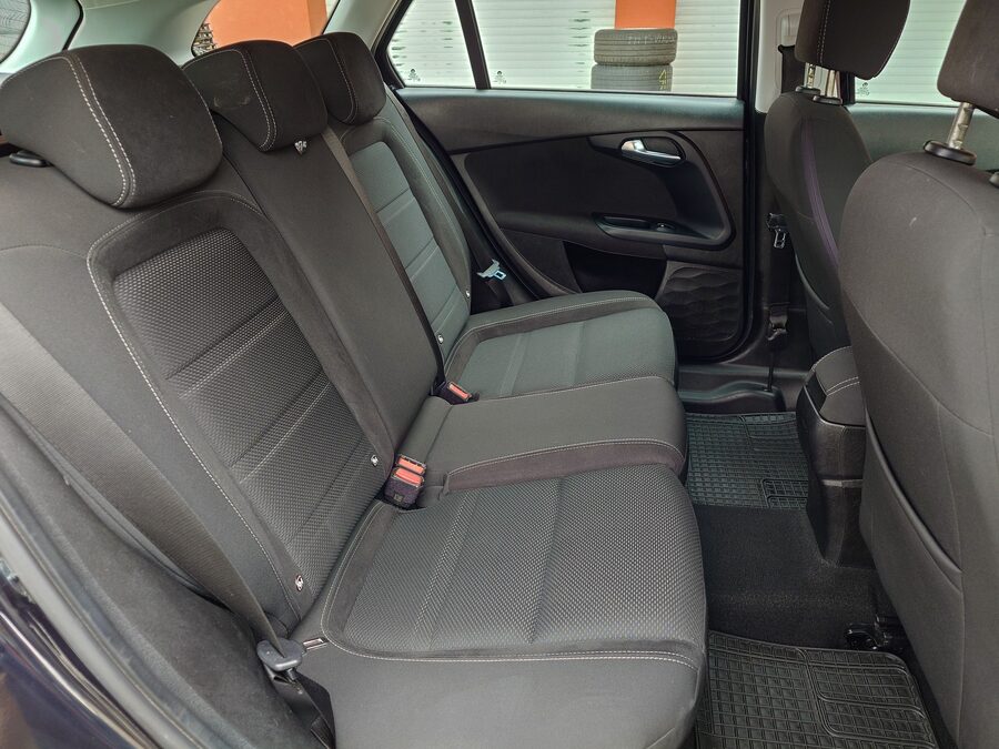 Fiat Tipo 1.6 JTDM Lounge 88 kW – fotografie 17 z 26