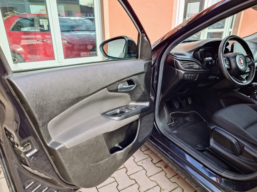 Fiat Tipo 1.4 Turbo S-Design 88 kW – fotografie 12 z 25