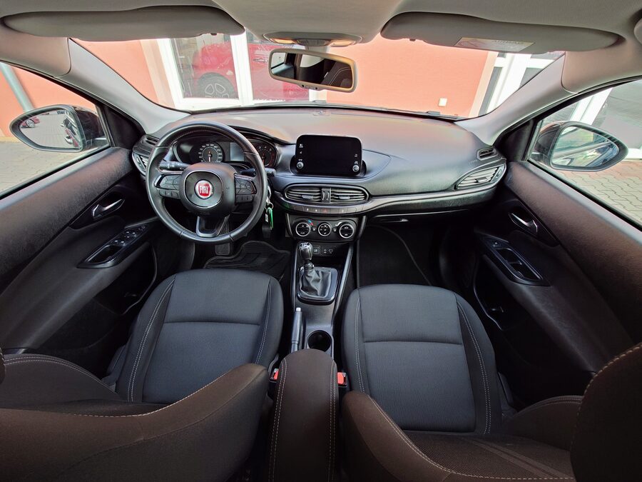Fiat Tipo 1.4 Turbo S-Design 88 kW – fotografie 19 z 25