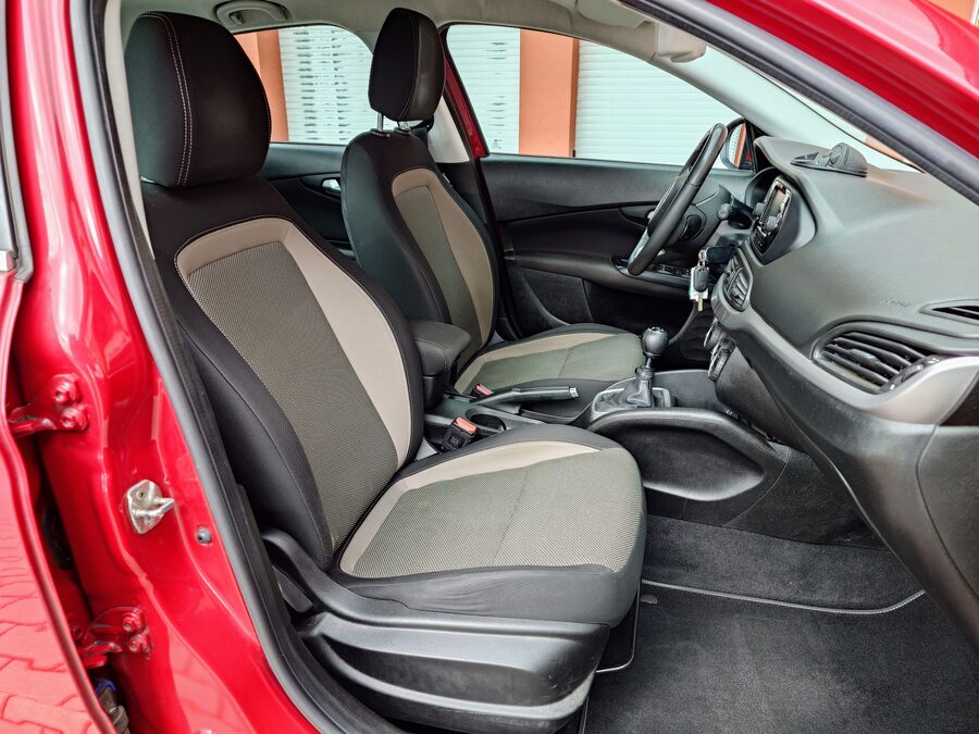 Fiat Tipo 1.6 JTDM Easy 88 kW – fotografie 13 z 28