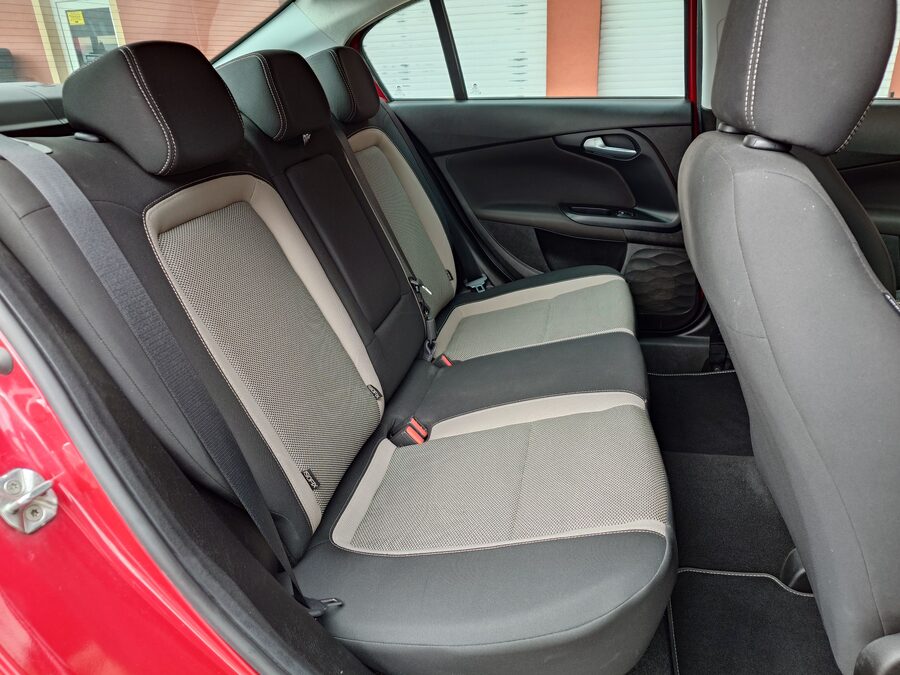 Fiat Tipo 1.6 JTDM Easy 88 kW – fotografie 17 z 28