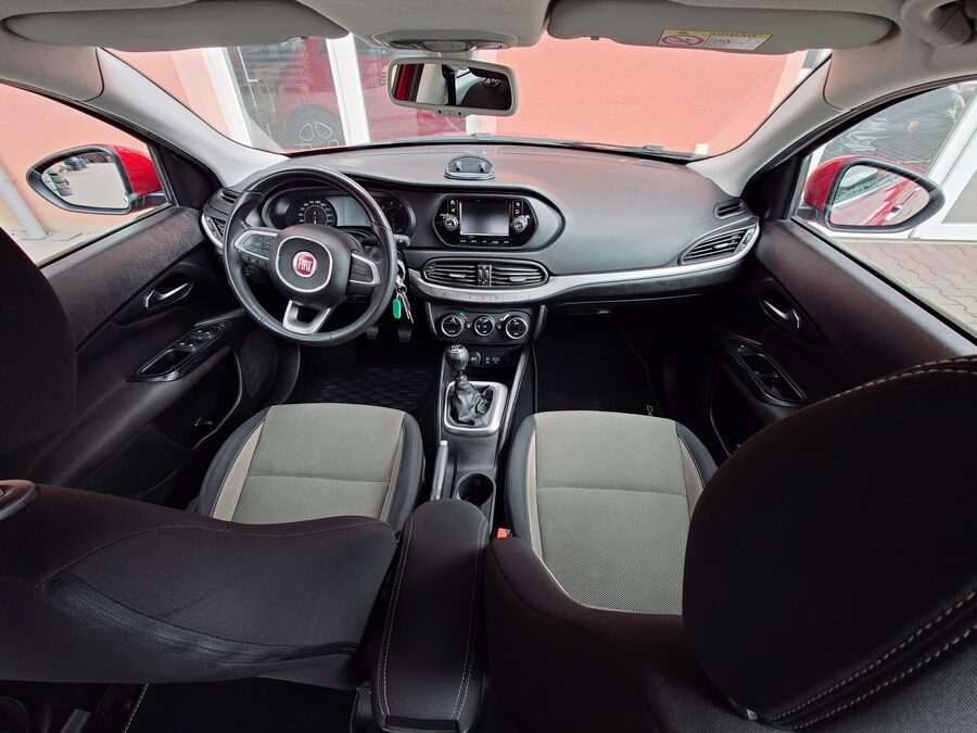 Fiat Tipo 1.6 JTDM Easy 88 kW – fotografie 19 z 28