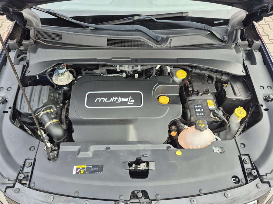 Jeep Compass 1.6 Limited 88 kW – fotografie 9 z 27