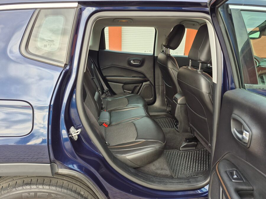 Jeep Compass 1.6 Limited 88 kW – fotografie 17 z 27
