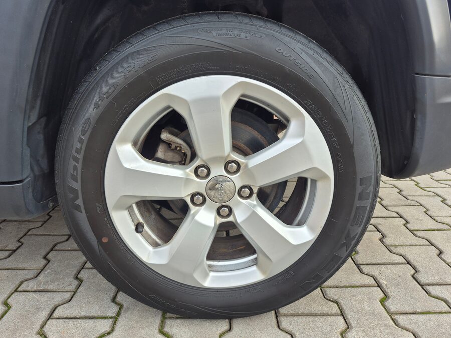Jeep Compass 1.6 Limited 88 kW – fotografie 21 z 27