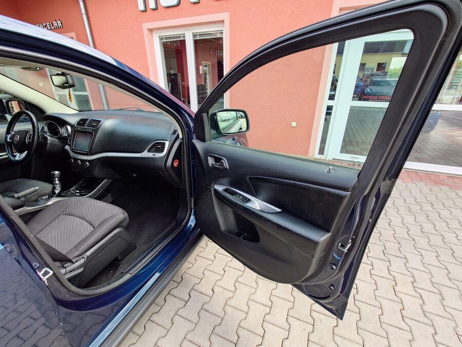 Fiat Freemont 2.0 Multijet Urban 103kW – fotografie 14 z 22