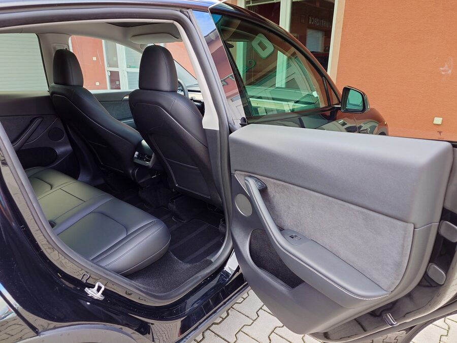 Tesla Model Y Long Range - Dual Motor, 378 kW, – fotografie 16 z 26
