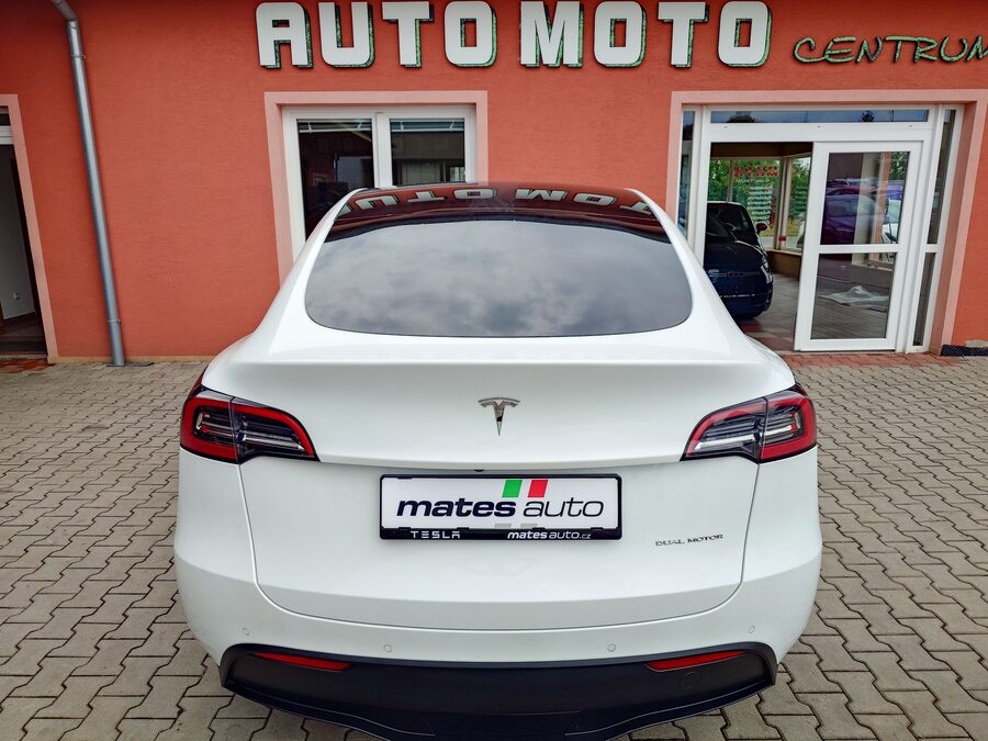Tesla Model Y Long Range Dual Motor 378 kW – fotografie 8 z 26