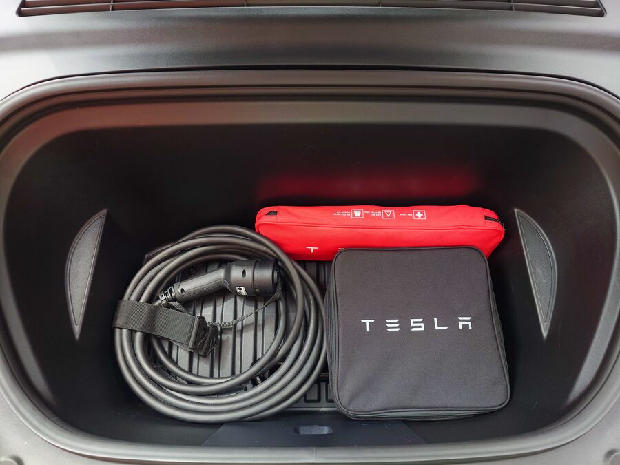 Tesla Model Y Long Range Dual Motor 378 kW – fotografie 11 z 26