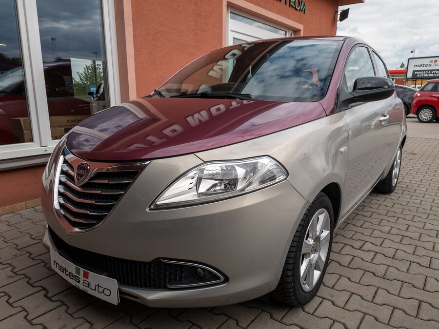 Lancia Y 63 kW 0.9 TwinAir, 2012