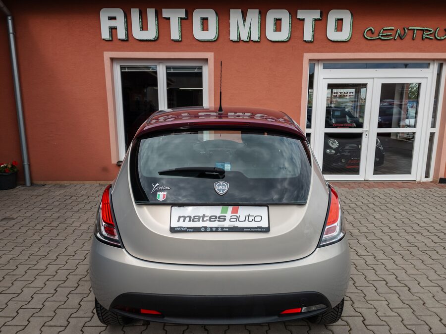 Lancia Y 63 kW 0.9 TwinAir – fotografie 8 z 19