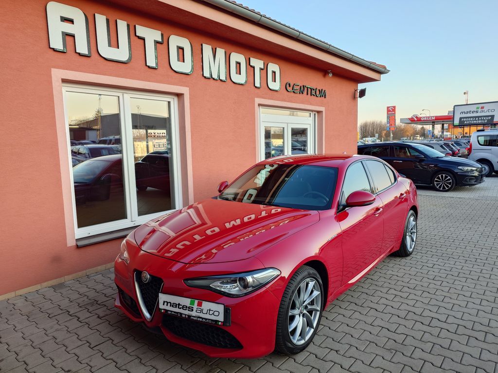 Alfa Romeo Giulia 2.2 Veloce 154kW (ODPOČET DPH)