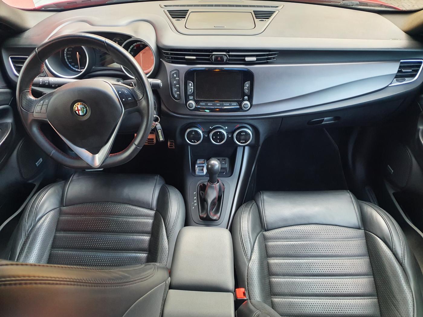 Fotogalerie Alfa Romeo Giulietta 1750 Tbi QV 177 kW 'ROSSO COMPETIZI 